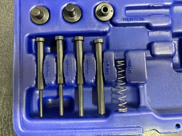 CHAIN BREAKER AND RIVETER KIT. - Image 4